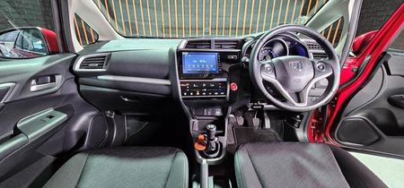 2023-Honda-WR-V-12-Elegance_15