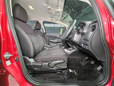 2023-Honda-WR-V-12-Elegance_8