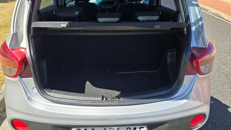 2018-Hyundai-Grand-i10-10i-MOTION-FULL-SERVICE-HISTORY-LOW-KM_4