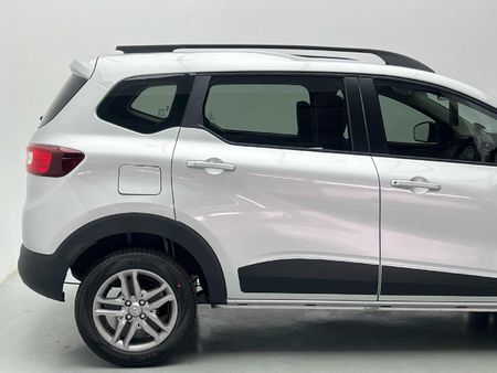 2025-Renault-Triber-10-Dynamique_7