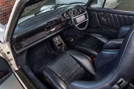 1988-Porsche-911-Cabriolet_12