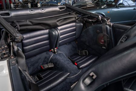 1988-Porsche-911-Cabriolet_16