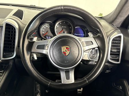 2011-Porsche-Cayenne-Turbo-Auto_12