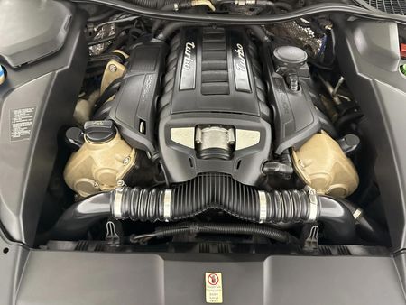 2011-Porsche-Cayenne-Turbo-Auto_13