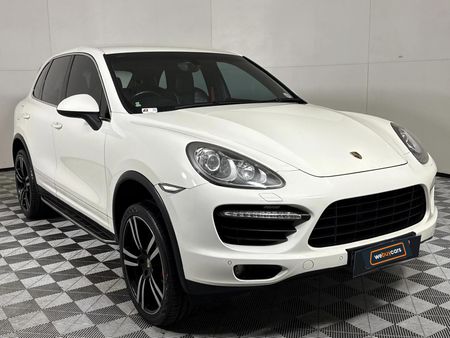 2011-Porsche-Cayenne-Turbo-Auto_16