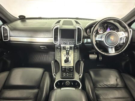 2011-Porsche-Cayenne-Turbo-Auto_1