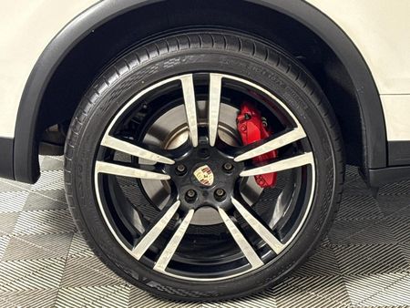 2011-Porsche-Cayenne-Turbo-Auto_7