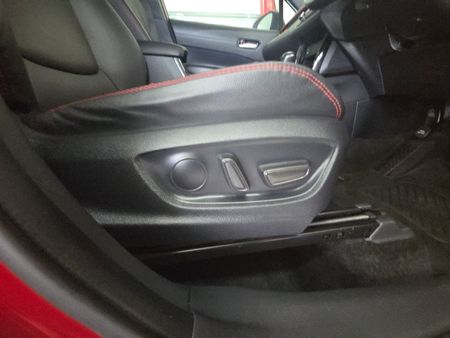 2023-Toyota-Corolla-Cross-Corolla-Cross-18-HEV-GR-S_18