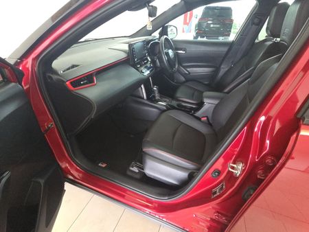 2023-Toyota-Corolla-Cross-Corolla-Cross-18-HEV-GR-S_6