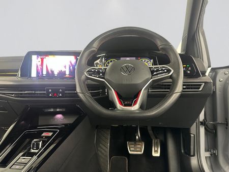 2024-Volkswagen-Golf-8-GTI-20-TSI-Auto_10