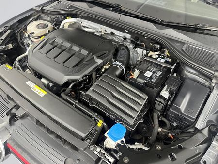 2024-Volkswagen-Golf-8-GTI-20-TSI-Auto_18