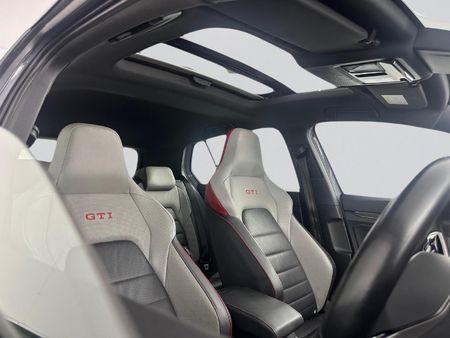 2024-Volkswagen-Golf-8-GTI-20-TSI-Auto_19
