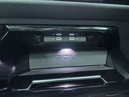 2024-Volkswagen-Golf-8-GTI-20-TSI-Auto_5