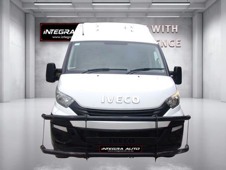 2019-Iveco-Daily-Ambulance_1