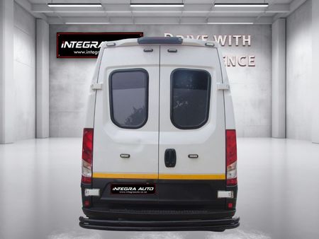2019-Iveco-Daily-Ambulance_3