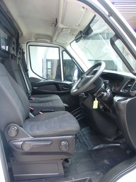 2019-Iveco-Daily-Ambulance_4