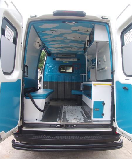 2019-Iveco-Daily-Ambulance_8