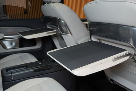 2025-Mercedes-Benz-V-Class-V300d-Exclusive_16