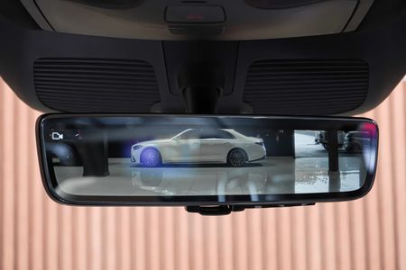 2025-Mercedes-Benz-V-Class-V300d-Exclusive_20