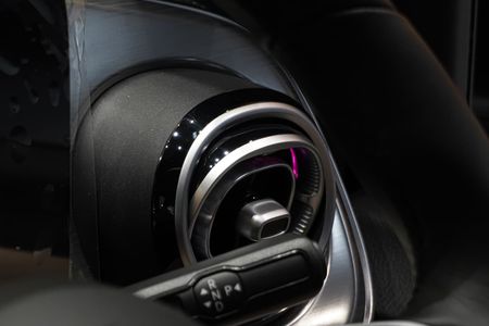 2025-Mercedes-Benz-V-Class-V300d-Exclusive_21