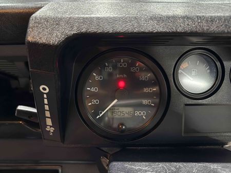 2000-Land-Rover-Defender-90-28i-CSW_15