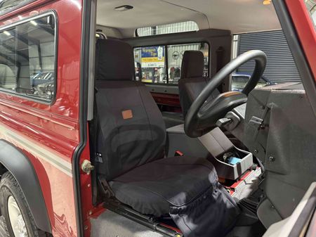2000-Land-Rover-Defender-90-28i-CSW_32