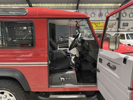 2000-Land-Rover-Defender-90-28i-CSW_8