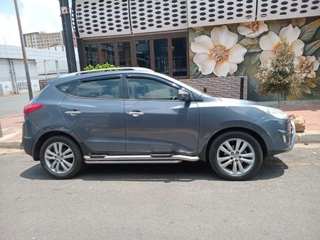 2011-Hyundai-ix35-20-GLS-Executive_0