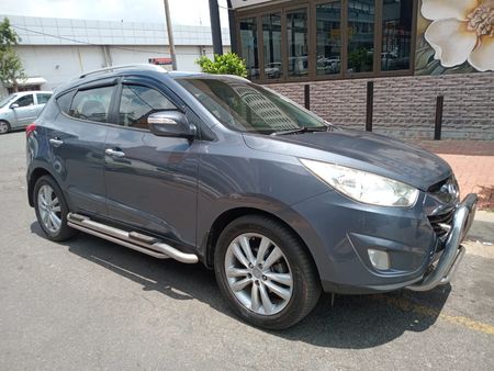 2011-Hyundai-ix35-20-GLS-Executive_2