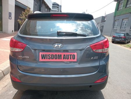 2011-Hyundai-ix35-20-GLS-Executive_4
