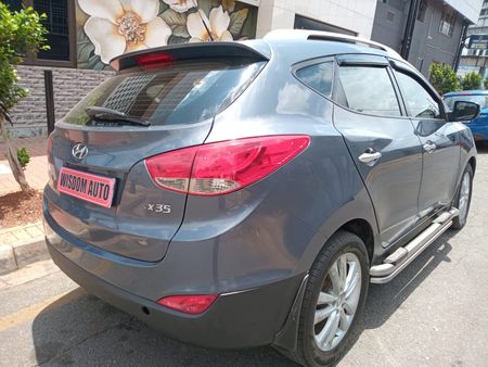 2011-Hyundai-ix35-20-GLS-Executive_5