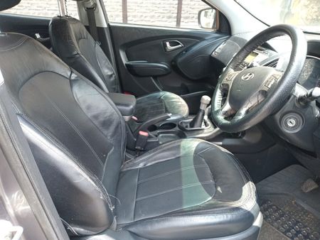 2011-Hyundai-ix35-20-GLS-Executive_7