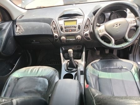 2011-Hyundai-ix35-20-GLS-Executive_8