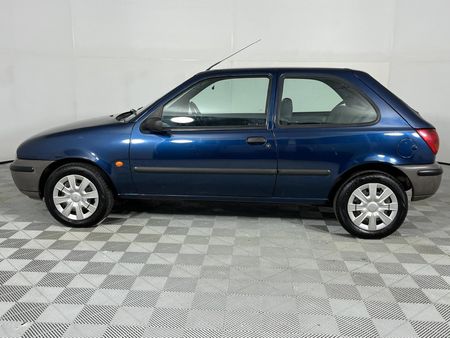 1999-Mazda-121-Soho-14-3-dr_14