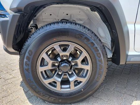 2026-Suzuki-Jimny-15-GLX-Auto_9