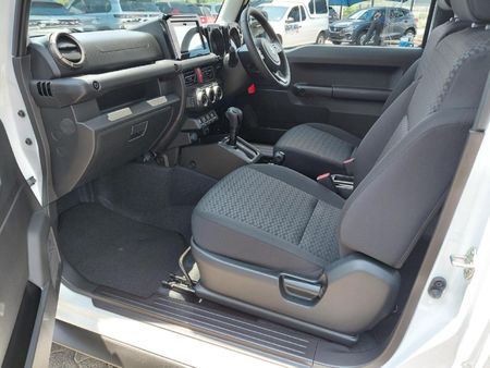 2026-Suzuki-Jimny-15-GLX-Auto_18