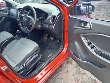 2016-Hyundai-i20-14-Motion-Auto_10