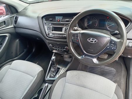2016-Hyundai-i20-14-Motion-Auto_7