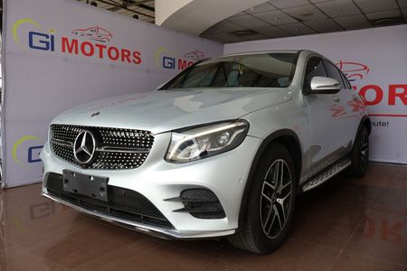 2018-Mercedes-Benz-GLC-Coupe-220d-AMG_1
