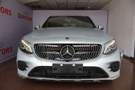 2018-Mercedes-Benz-GLC-Coupe-220d-AMG_2