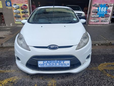 2013-Ford-Fiesta-16-Ambiente_1