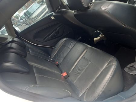 2013-Ford-Fiesta-16-Ambiente_7