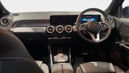 2021-Mercedes-Benz-GLB-220d-4matic-Progressive_10