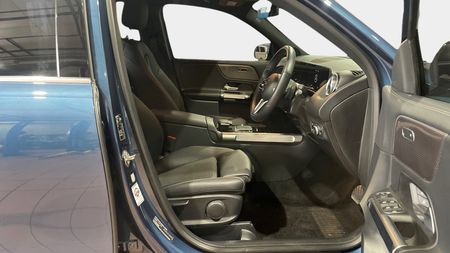 2021-Mercedes-Benz-GLB-220d-4matic-Progressive_13