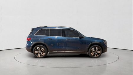 2021-Mercedes-Benz-GLB-220d-4matic-Progressive_4