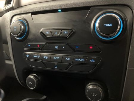 2017-Ford-Everest-22-TDCi-XLT_9