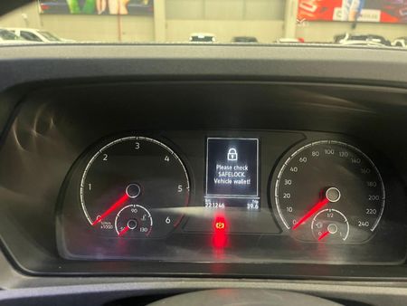 2022-Volkswagen-Caddy-Cargo-20-TDI-81kw-Panel-Van_10