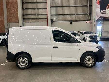 2022-Volkswagen-Caddy-Cargo-20-TDI-81kw-Panel-Van_1