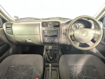 2004-Isuzu-KB-240i-Double-Cab-LE_1