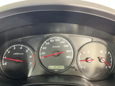 2004-Isuzu-KB-240i-Double-Cab-LE_2